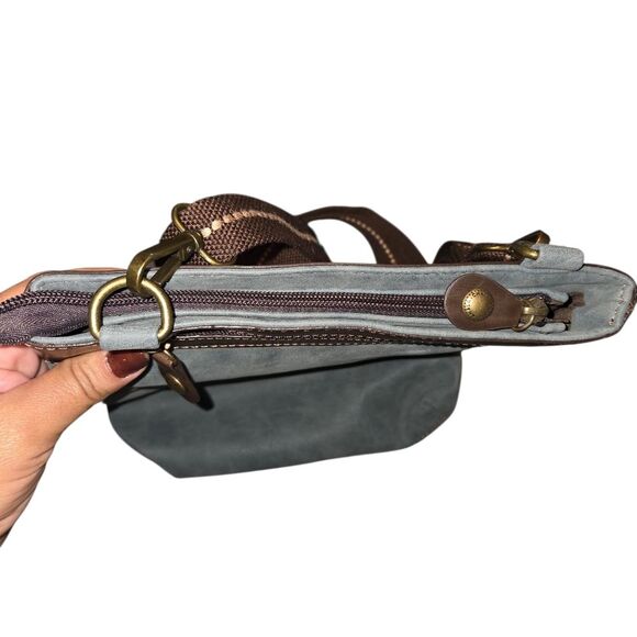 Chala Nwt Gemini Gray Crossbody Bag Purse With Fox Keychain - Picture 4 of 15